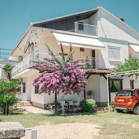 Vila Adriatik Ulcinj Exterior photo