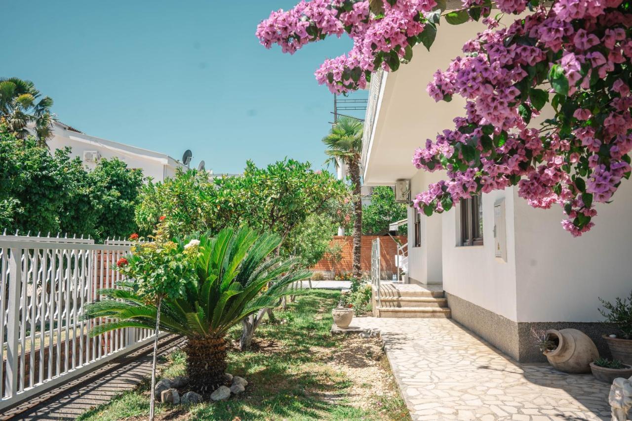 Vila Adriatik Ulcinj Exterior photo