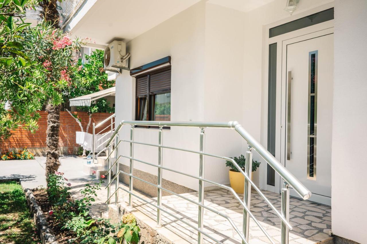 Vila Adriatik Ulcinj Exterior photo