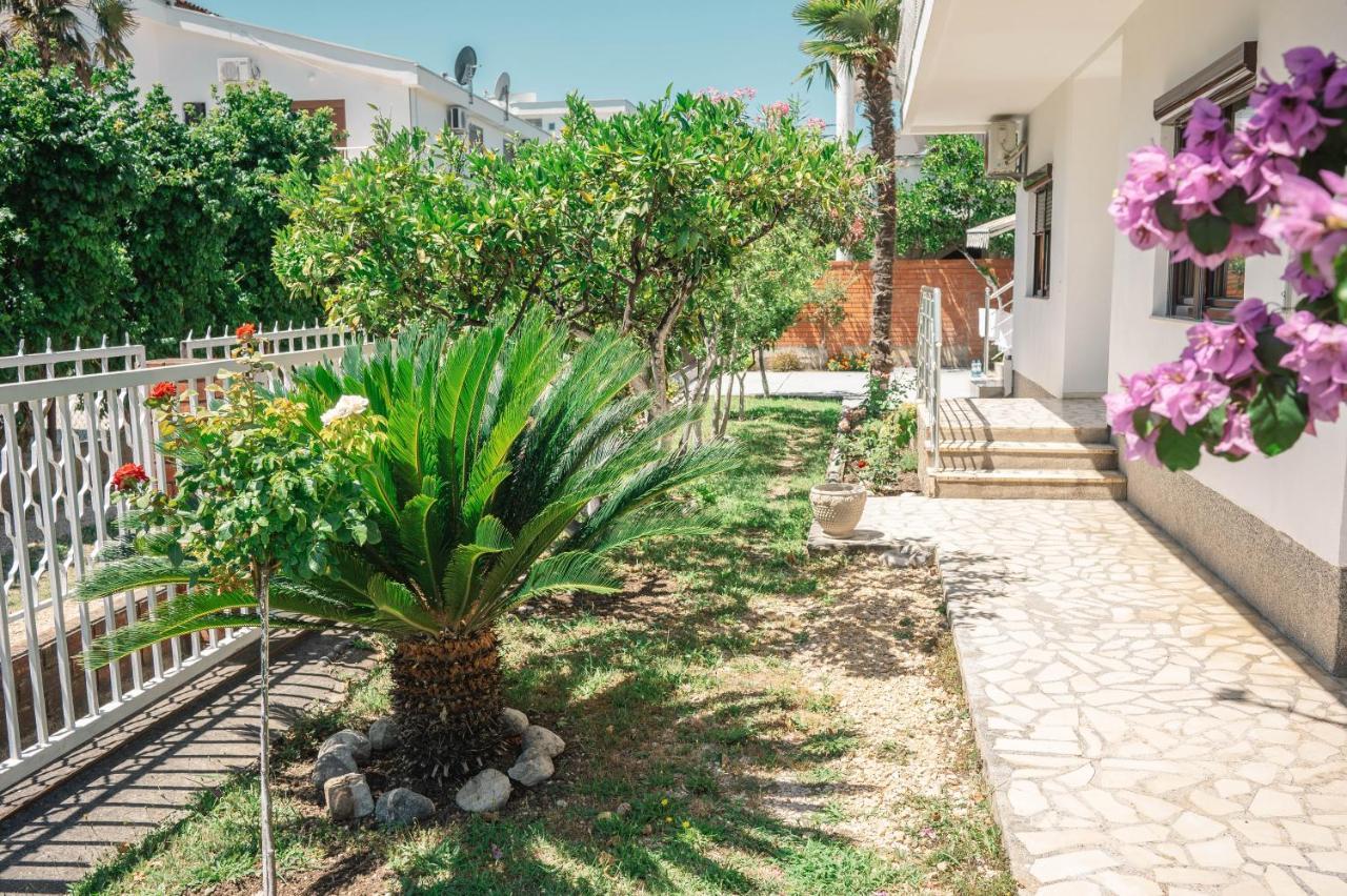 Vila Adriatik Ulcinj Exterior photo