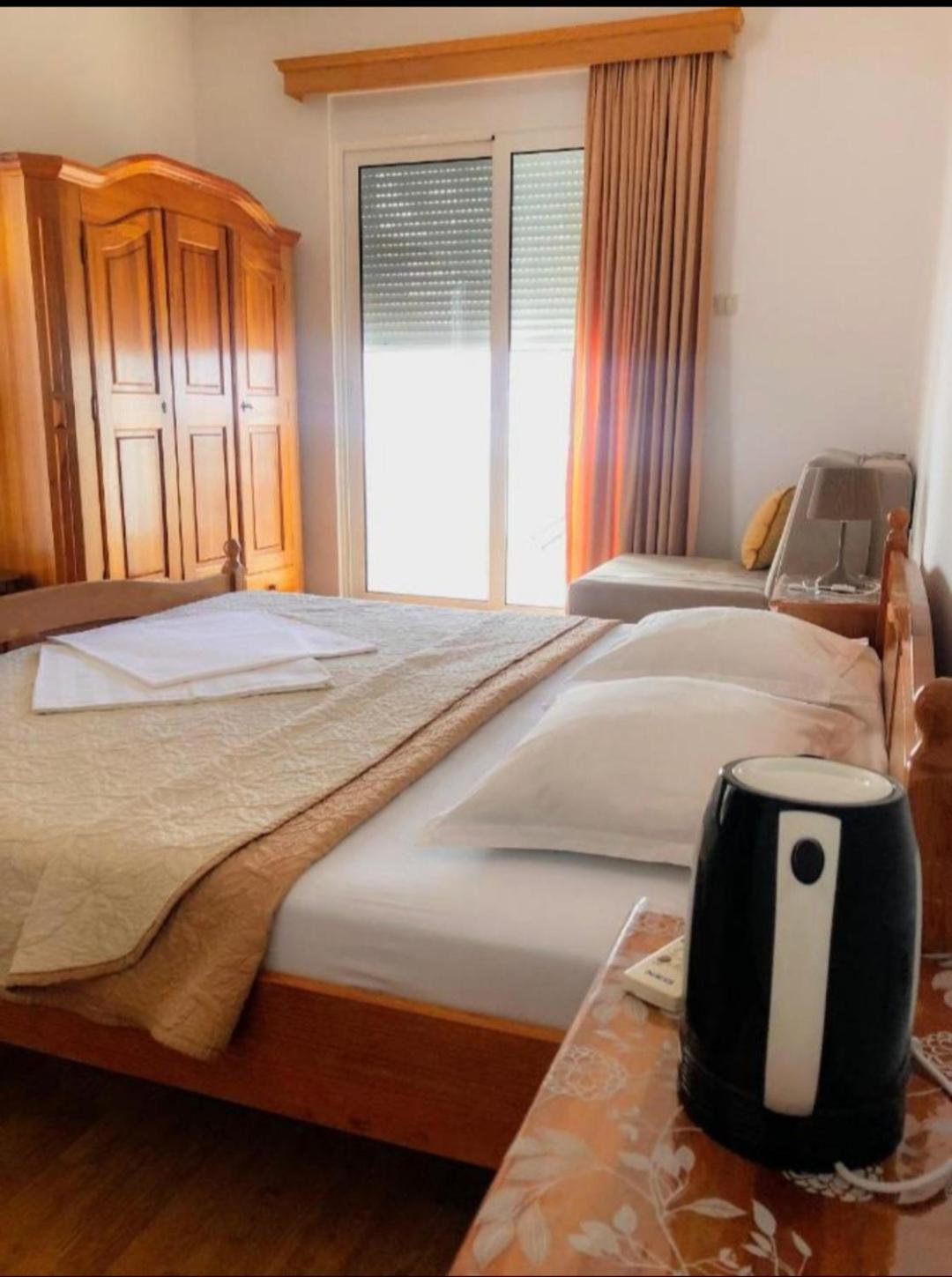 Vila Adriatik Ulcinj Exterior photo