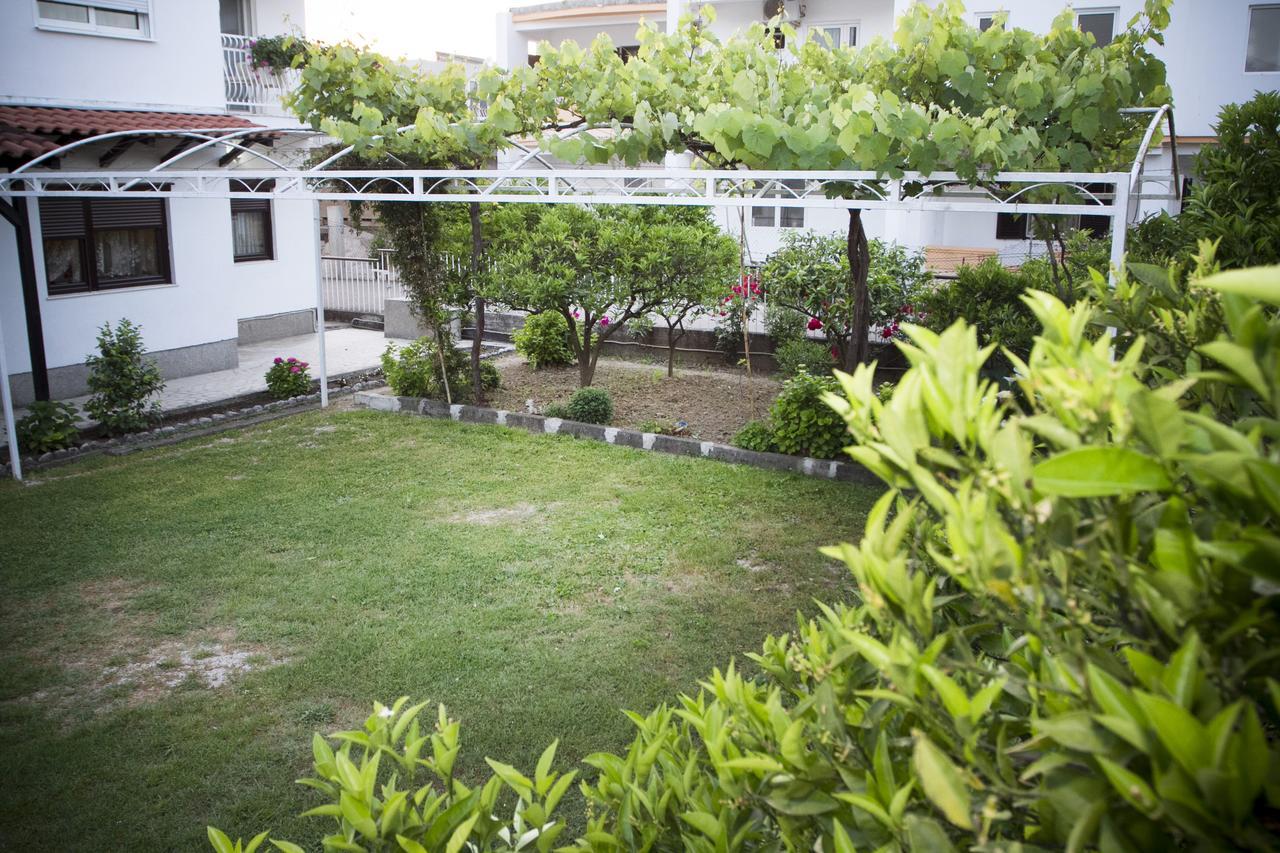 Vila Adriatik Ulcinj Exterior photo