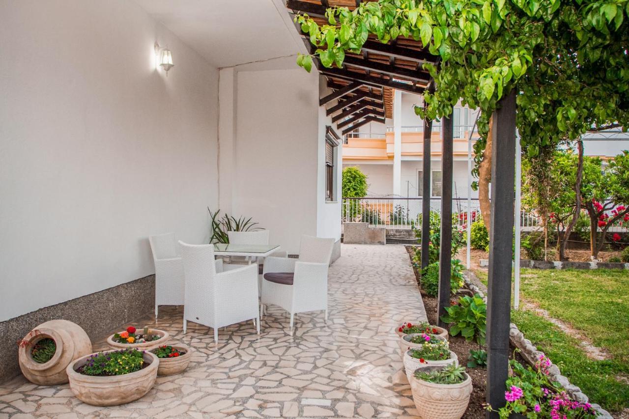Vila Adriatik Ulcinj Exterior photo